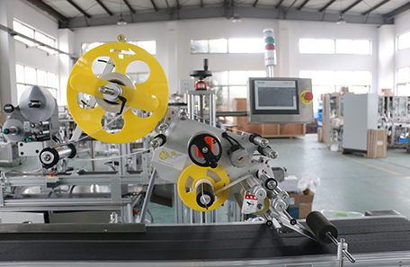 吸附式上料分頁貼標機