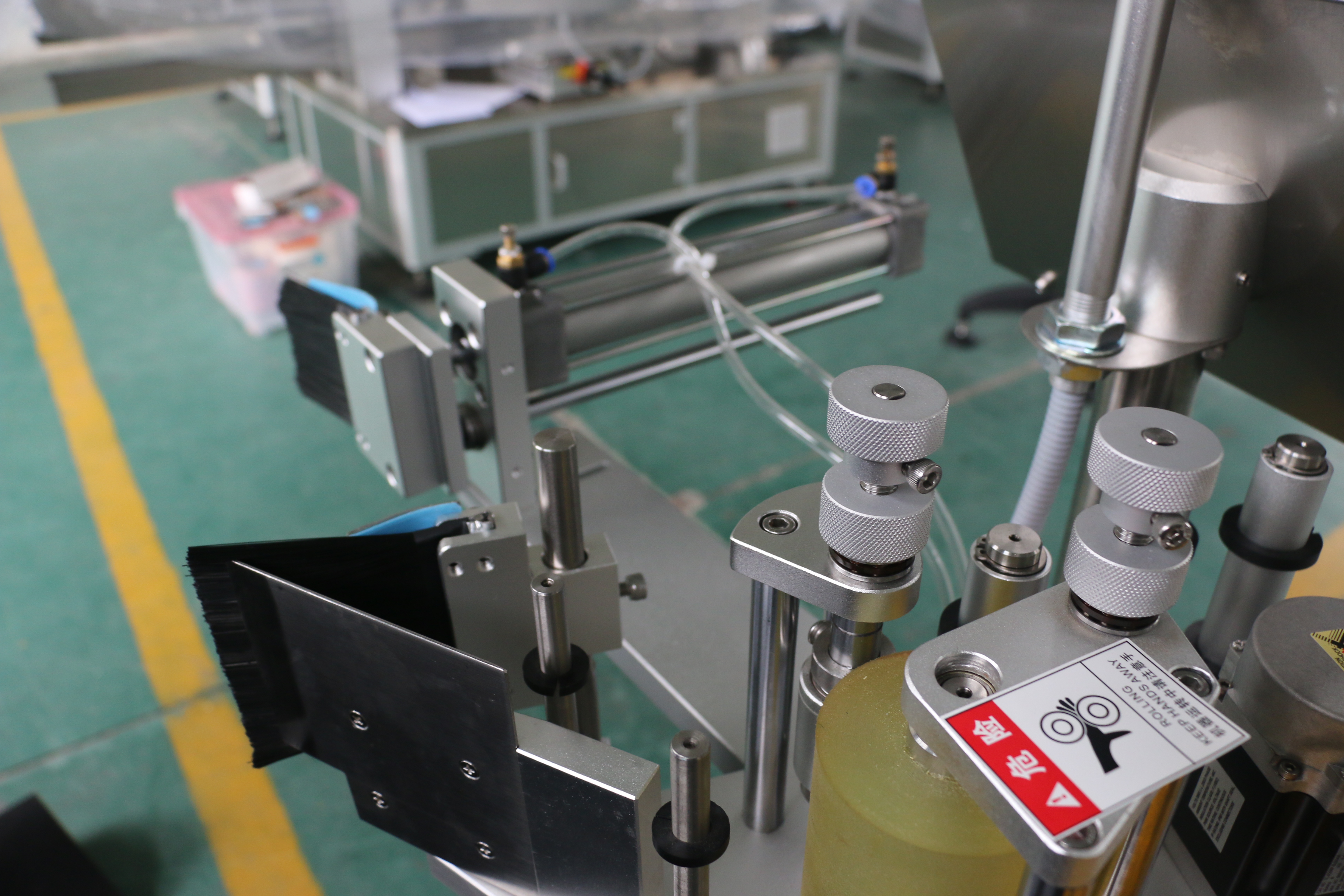 箱子平側(cè)面不干膠貼標(biāo)機(jī)