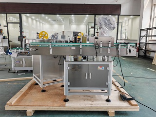 2025.9.18加拿大立式圓瓶不干膠貼標(biāo)機(jī)1臺(tái)