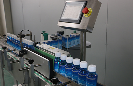 礦泉水貼標(biāo)機(jī)